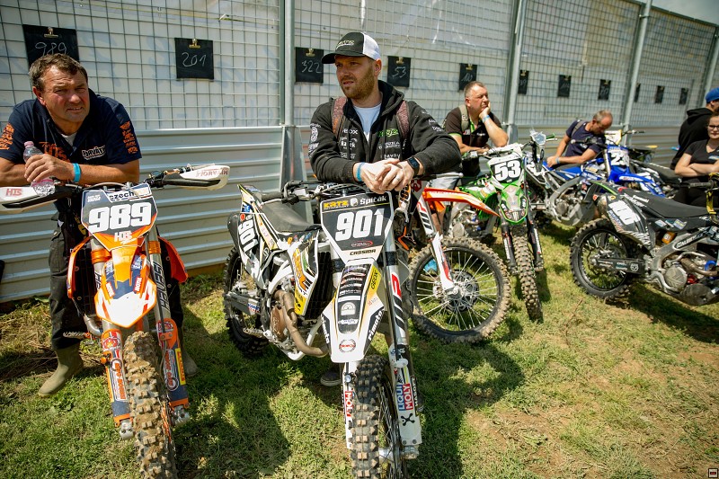img00206.jpg