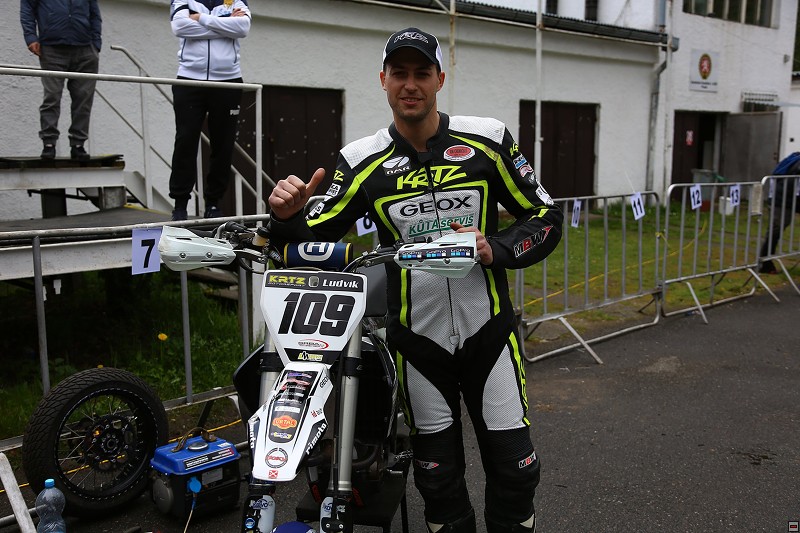 img00097.jpg