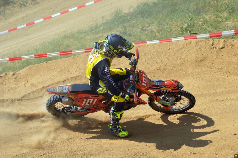 img00070.jpg
