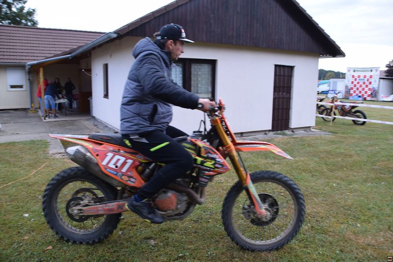 img00321.jpg