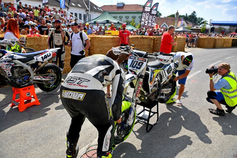 img_supermoto_0123.jpg