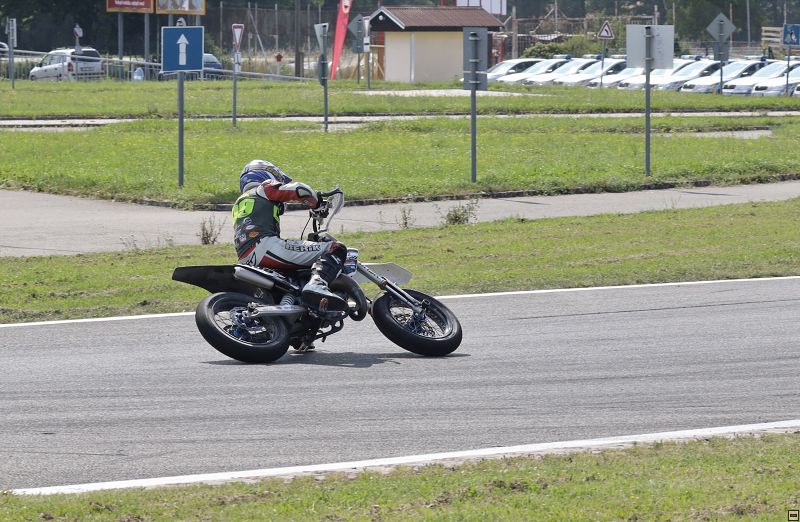 img_supermoto_0021.jpg